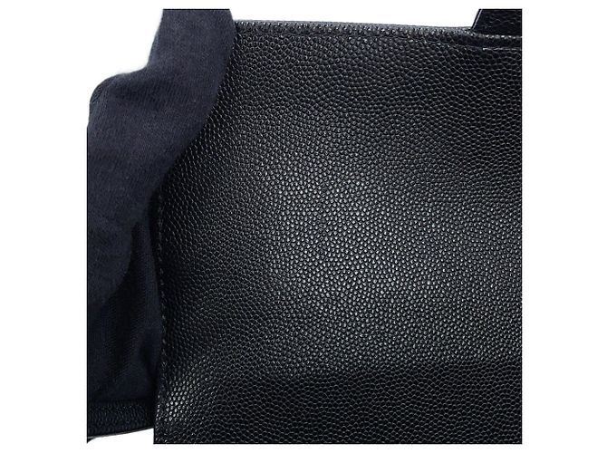 Bolsa de ombro Chanel em couro de bezerro granulado preto - vista 9