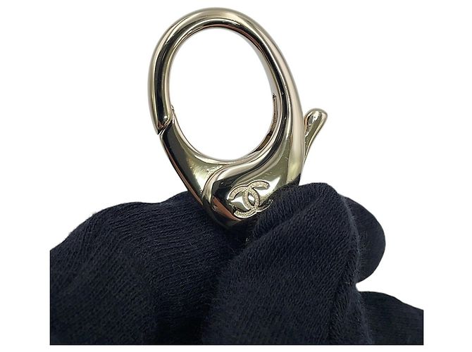 Porte-clés Chanel Mademoiselle Gabrielle Noir - vue 5