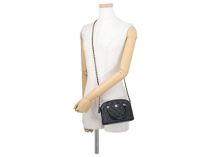 Chanel Matelassé Schultertasche aus schwarzem Lammleder - Ansicht 5