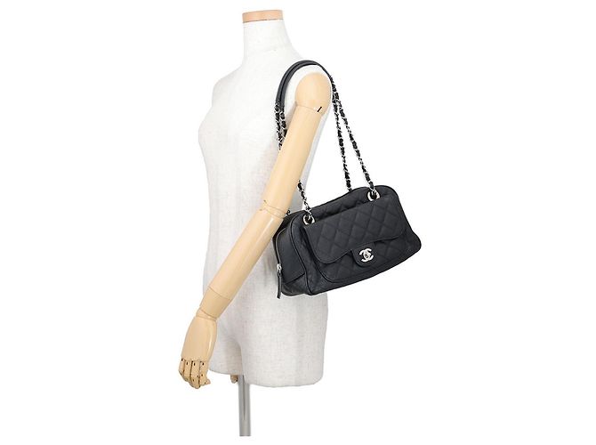 Chanel Matelassé Black Grained Calfskin Shoulder Bag - view 4