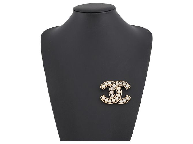 Chanel Faux Pearl and Rhinestone Brooch Golden - view 4