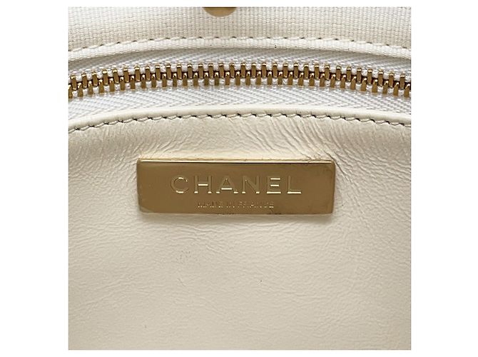 Chanel Matelassé Mini Handtasche Weiß - Ansicht 17