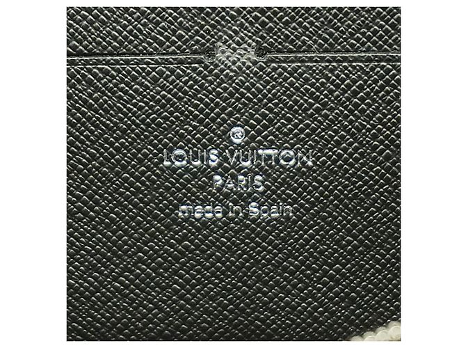 Louis Vuitton Portafoglio Lungo Clemence in Pelle Epi - vista 4