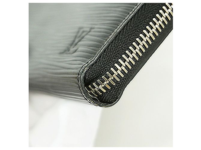 Louis Vuitton Portafoglio Lungo Clemence in Pelle Epi - vista 5