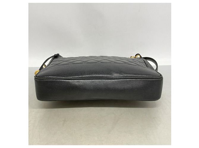 Bolsa de Ombro com Corrente Chanel Matelassé - vista 3