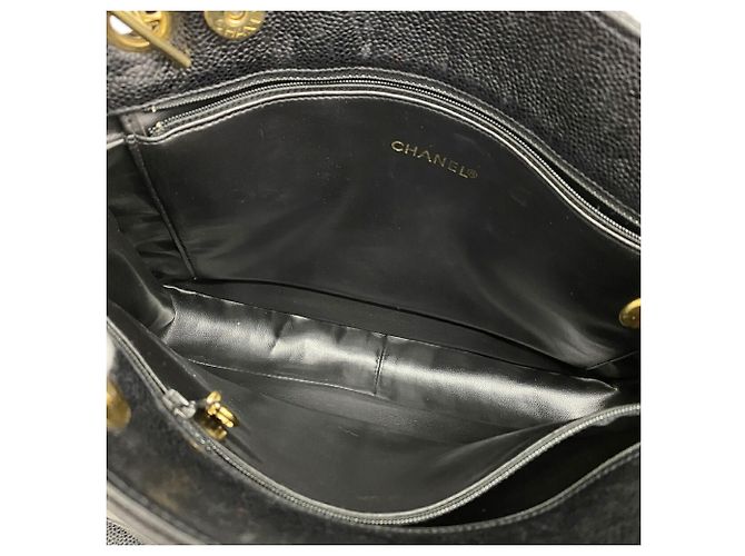 Bolsa de Ombro com Corrente Chanel Matelassé - vista 4
