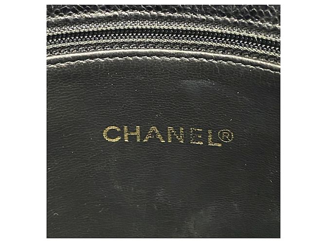 Bolsa de Ombro com Corrente Chanel Matelassé - vista 5