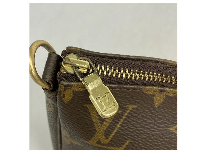 Bolsa Louis Vuitton Monogram Pochette Accessoires Marrom - vista 8