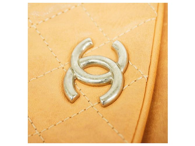 Bolsa de Ombro com Corrente Chanel Matelassé - vista 9