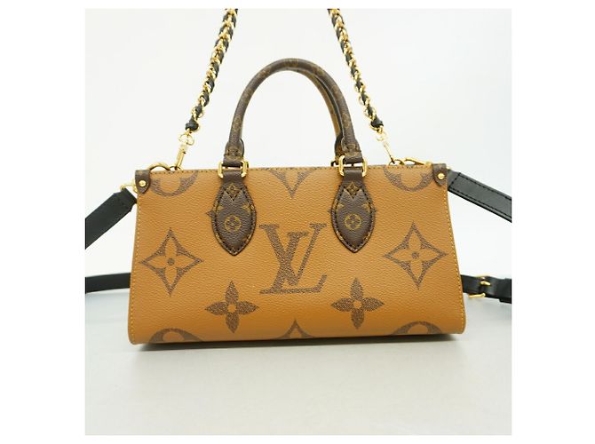 Borsa a mano OnTheGo EW con catena Monogram Giant Reverse Louis Vuitton Marrone - vista 10