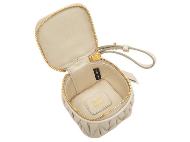 Miu Miu Matelassé Portachiavi Accessorio Charm Marrone Beige - vista 4