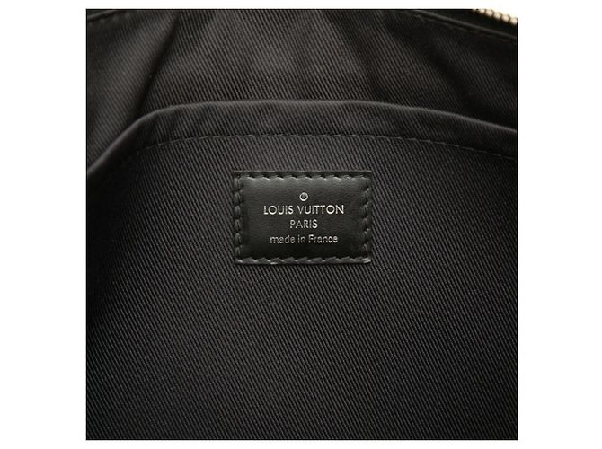 Louis Vuitton Monogram Eclipse Pochette Discovery Clutch Bag Preto - vista 5