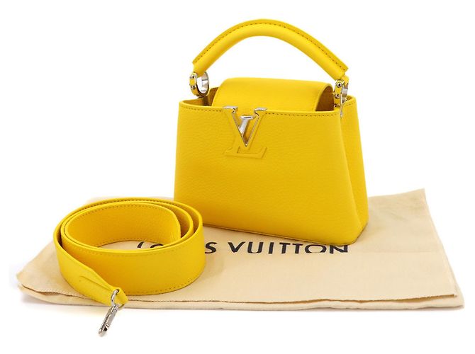 Borsa Louis Vuitton Capucines MINI Giallo - vista 2