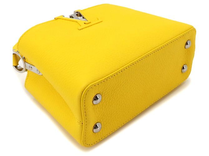 Borsa Louis Vuitton Capucines MINI Giallo - vista 5