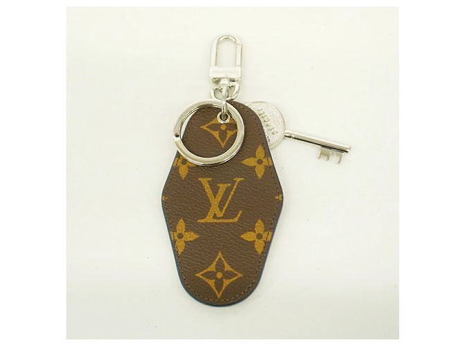 Portachiavi Charm Monogram LV Cruise M02700 Louis Vuitton - vista 4
