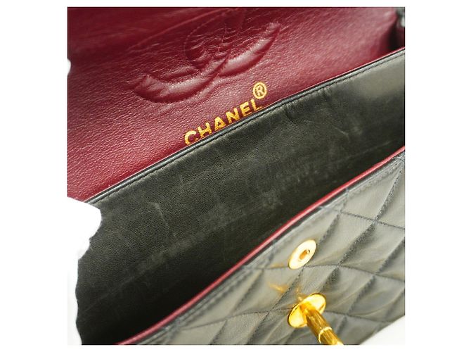 Borsa a tracolla Chanel in pelle d'agnello matelassé nera Nero - vista 11