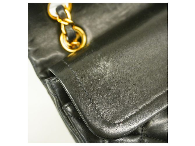 Borsa a tracolla Chanel in pelle d'agnello matelassé nera Nero - vista 9