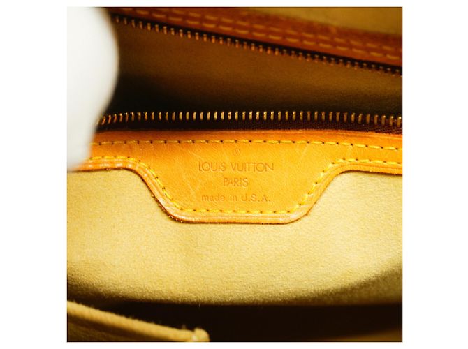 Bolsa de Ombro Louis Vuitton Monogram Looping GM Marrom - vista 5