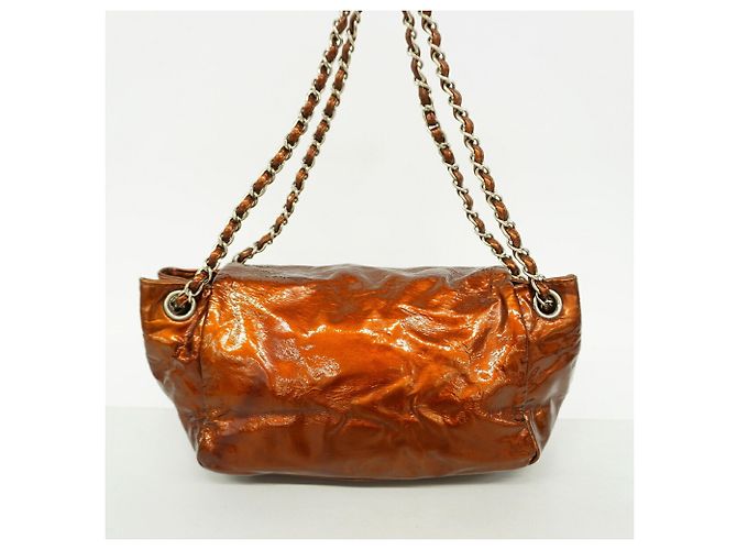 Borsa a tracolla Chanel in pelle verniciata marrone - vista 12
