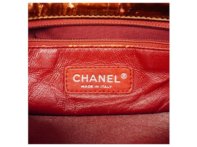Borsa a tracolla Chanel in pelle verniciata marrone - vista 5