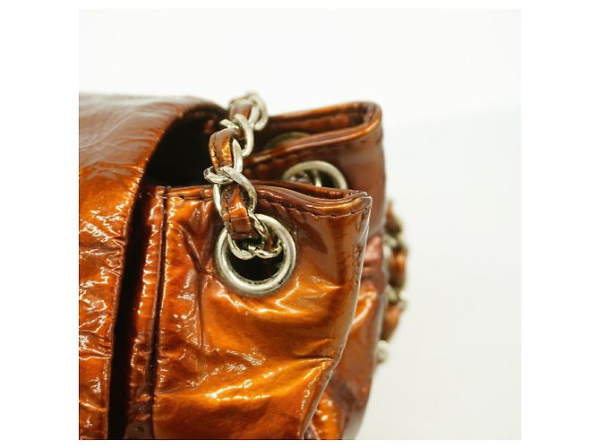Borsa a tracolla Chanel in pelle verniciata marrone - vista 9