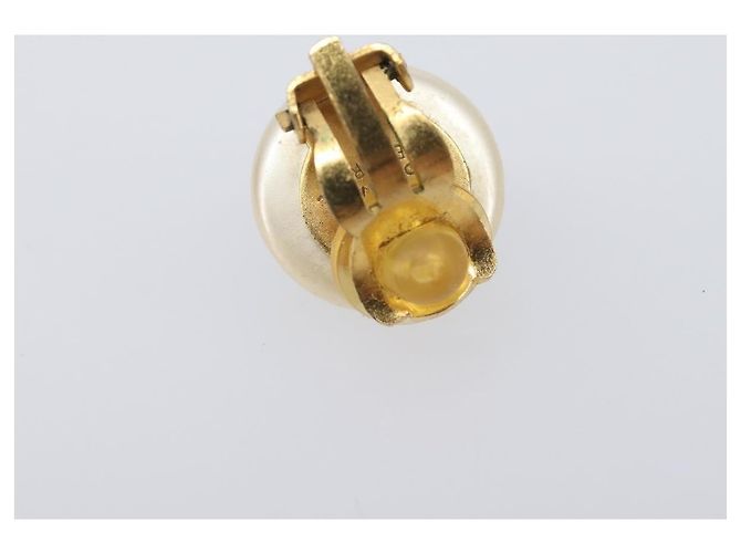 Chanel CC Clip On Faux Pearl Embellished Metal D'oro - vista 6