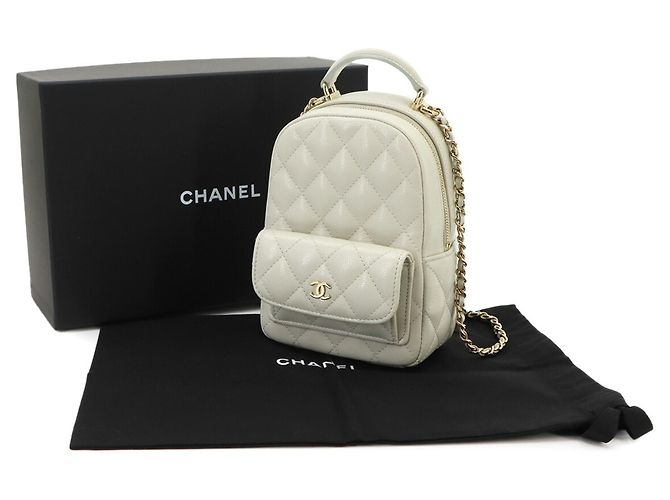 Mini mochila Chanel Matelasse con cadena Blanco - vista 2