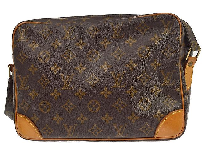Borsa a tracolla Louis Vuitton Nil Monogram Canvas Marrone - vista 2