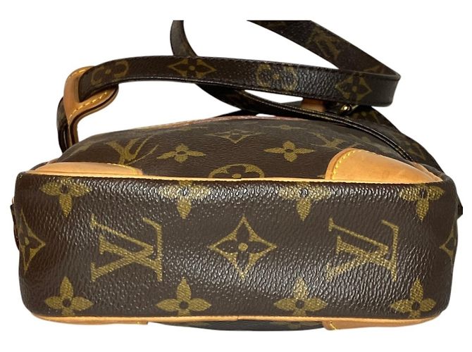 Borsa a tracolla Louis Vuitton Danube Marrone Monogramma - vista 3