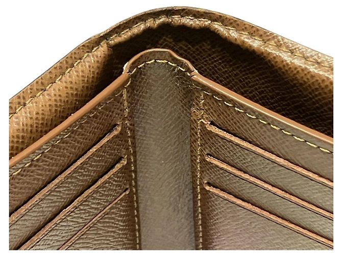 Louis Vuitton Portefeuille Victorine Tri-fold Wallet Marrone Monogramma - vista 9