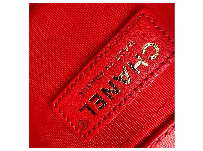 Borsa a tracolla Chanel Le Boy in pelle rossa Rosso - vista 9