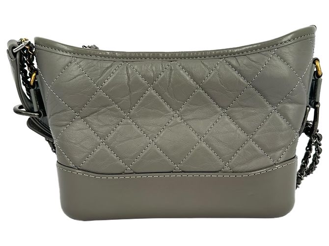 Borsa a tracolla piccola Gabrielle di Chanel in pelle grigia Stampa python - vista 5