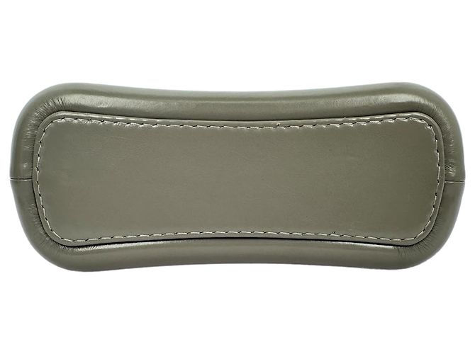 Borsa a tracolla piccola Gabrielle di Chanel in pelle grigia Stampa python - vista 6