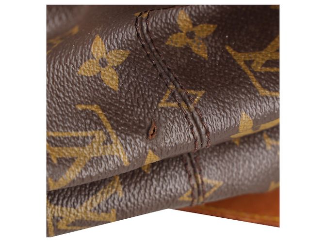Borsa a tracolla Louis Vuitton Saumur 35 in tela rivestita marrone - vista 16