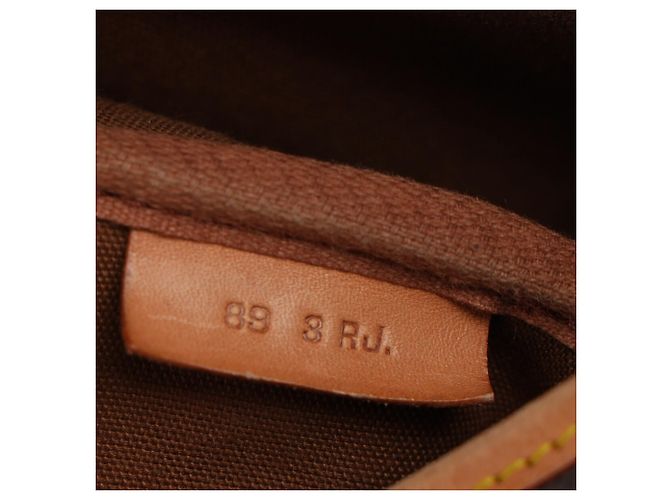 Borsa a tracolla Louis Vuitton Saumur 35 in tela rivestita marrone - vista 8