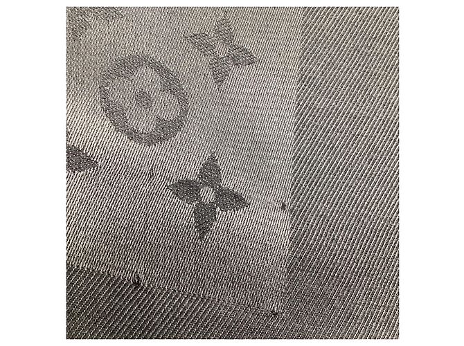 Cachecol com franjas Monogram Louis Vuitton em seda cinza - vista 3