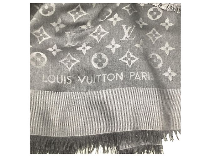 Cachecol com franjas Monogram Louis Vuitton em seda cinza - vista 4