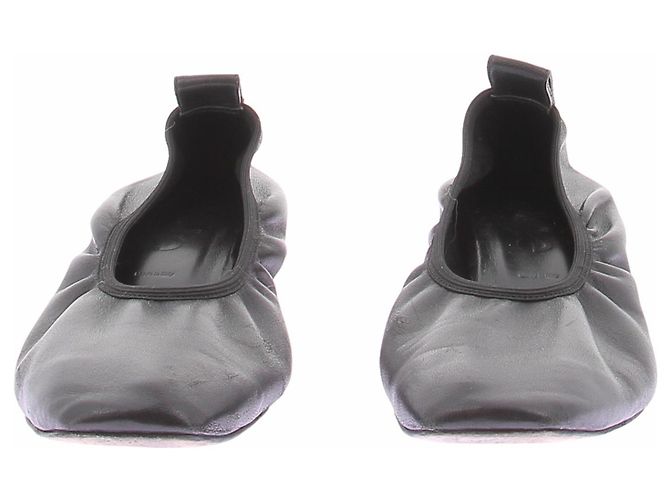Aeyde Gemma Pumps mit runder Kappe in Schwarz - Ansicht 3
