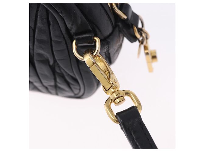 Miu Miu Matelasse Shoulder Bag Leather Black Gold Tone - vista 21