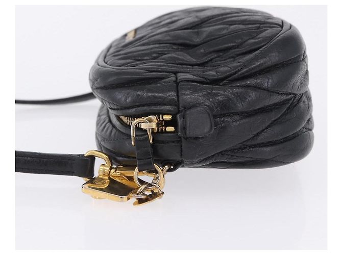 Miu Miu Matelasse Shoulder Bag Leather Black Gold Tone - vista 4