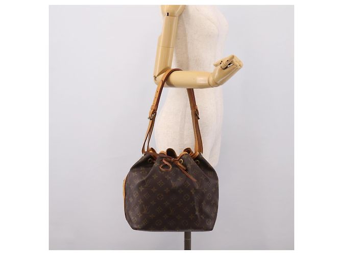 LOUIS VUITTON Monogram Petit Noe Shoulder Bag M42226 LV - vista 22