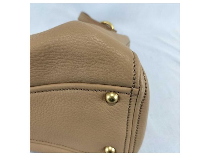 Miu Miu Handtasche aus beigem Leder - Ansicht 6