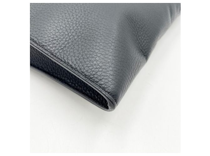 Pochette Louis Vuitton en cuir Taurillon noir - vue 4
