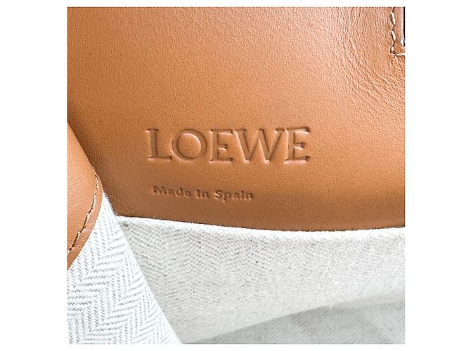 Loewe Cushion Leather Small Braun - Ansicht 6