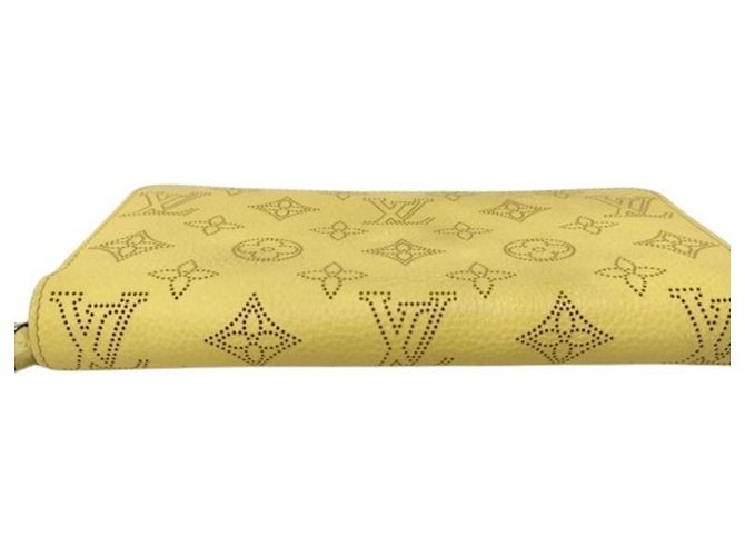 Carteira Longa Louis Vuitton Mahina Amarelo - vista 3