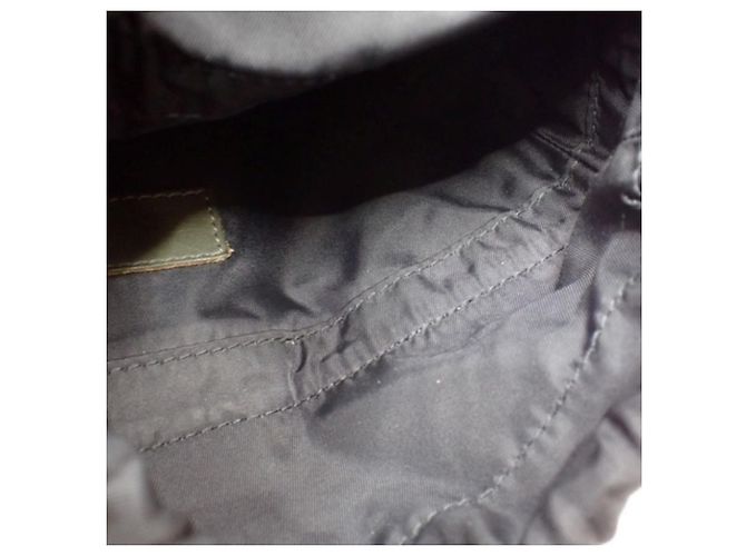 Bolsa de Ombro Louis Vuitton Khaki Monogram Shadow - vista 8