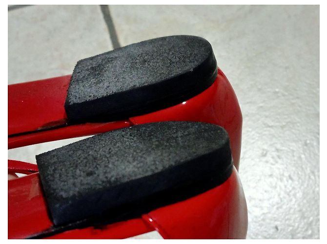 Gucci Rote Lackledersandalen mit GG-Logo - Ansicht 6