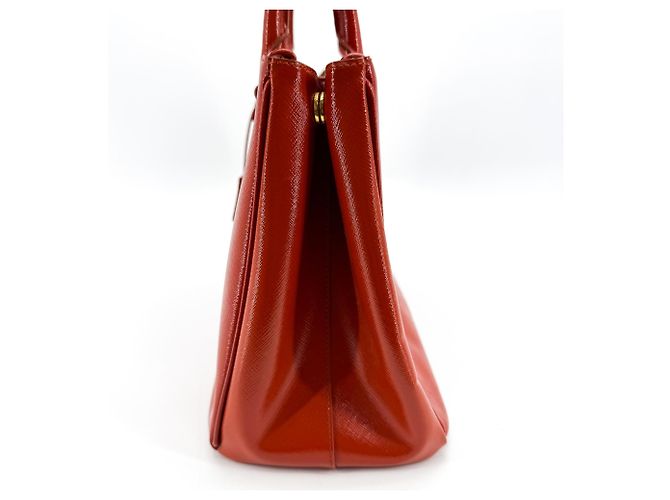 Prada Galleria
Lederriemen Rot - Ansicht 3