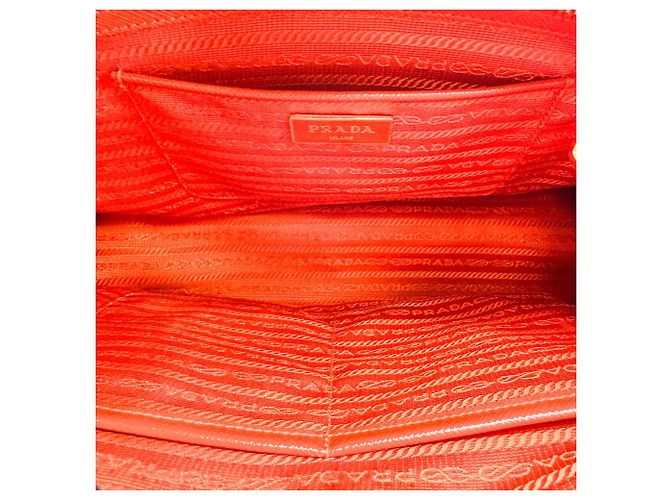 Prada Galleria
Lederriemen Rot - Ansicht 5