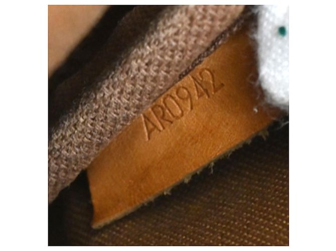 Louis Vuitton Saumur Monogram Canvas 30 - vista 7